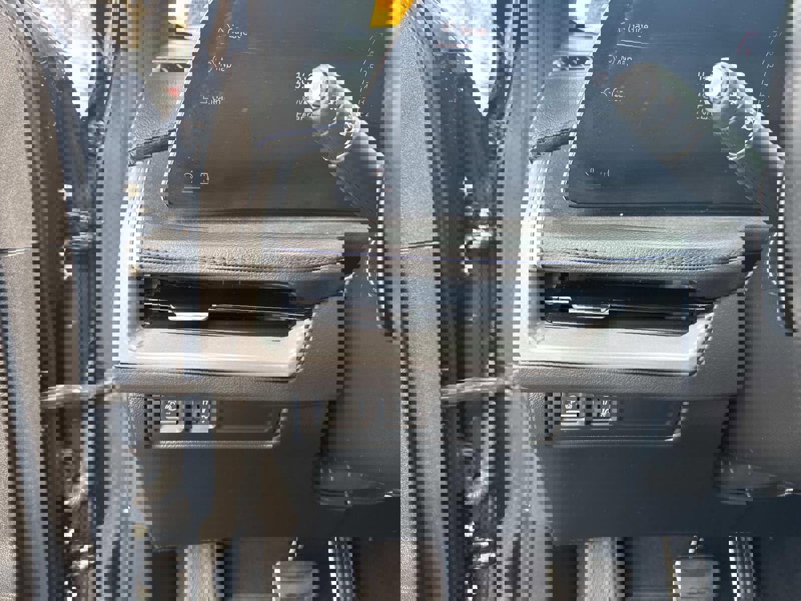 Certified 2024 Cadillac XT4 Sport image 33