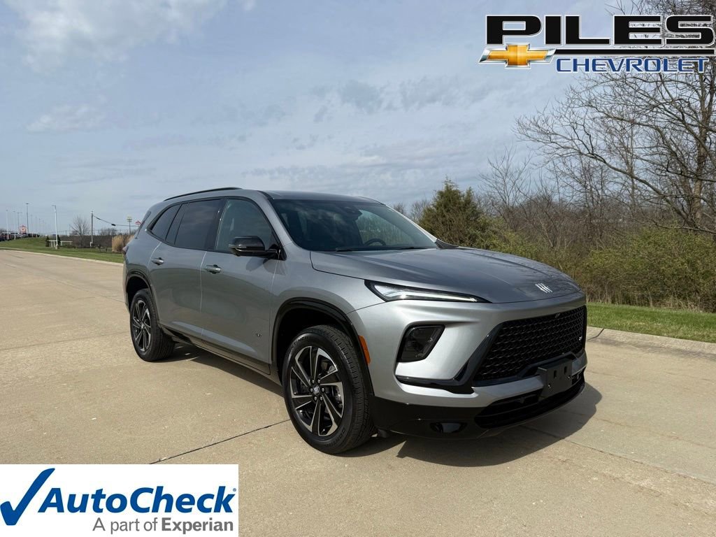 Used 2025 Buick Enclave Sport Touring image 1