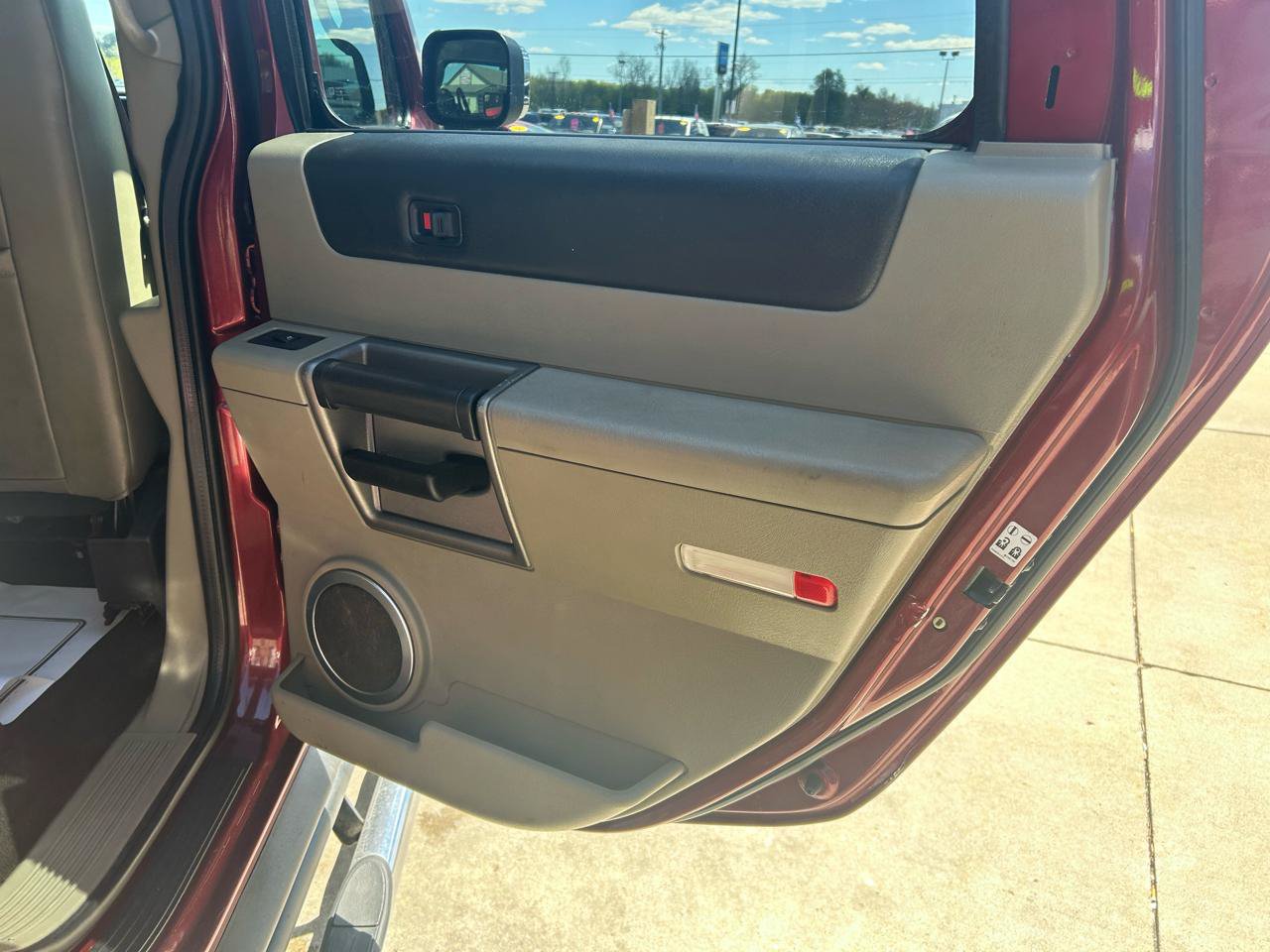 Used 2003 HUMMER H2 w/ Preferred Equipment Group AWD/4WD image 15