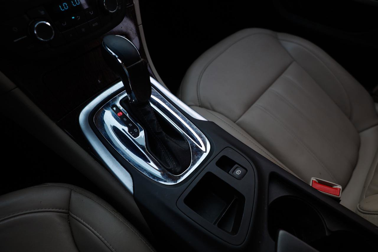 Used 2013 Buick Regal Premium image 33