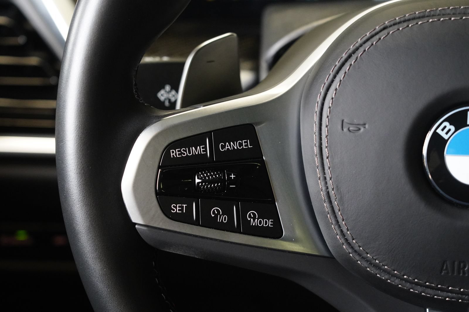 Used 2025 BMW X6 M60i w/ Parking Assistance Package AWD/4WD image 16