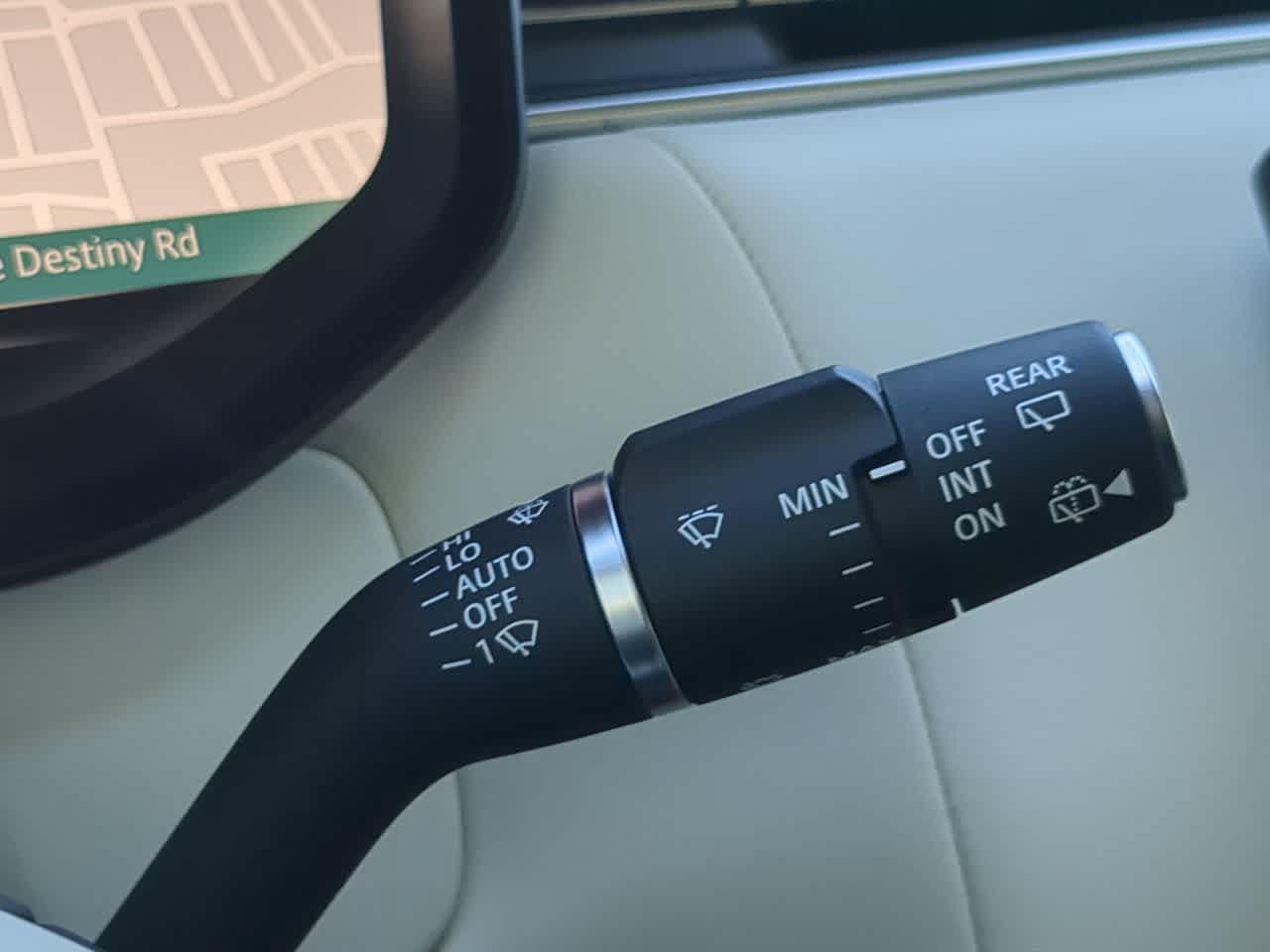 Certified 2025 Land Rover Range Rover SE AWD/4WD image 28