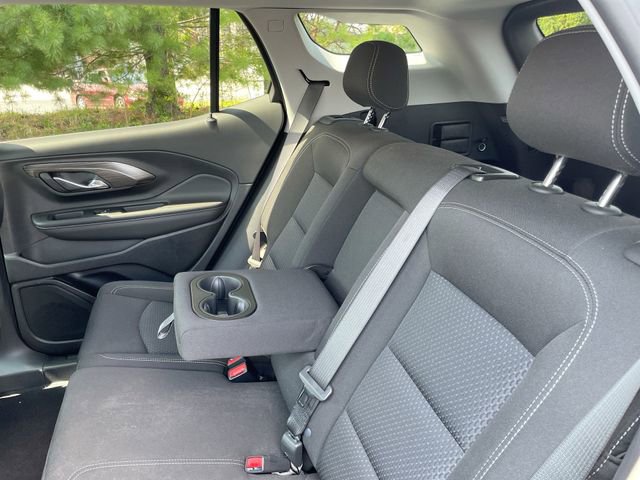 Used 2024 GMC Terrain SLE w/ Driver Convenience Package FWD image 12
