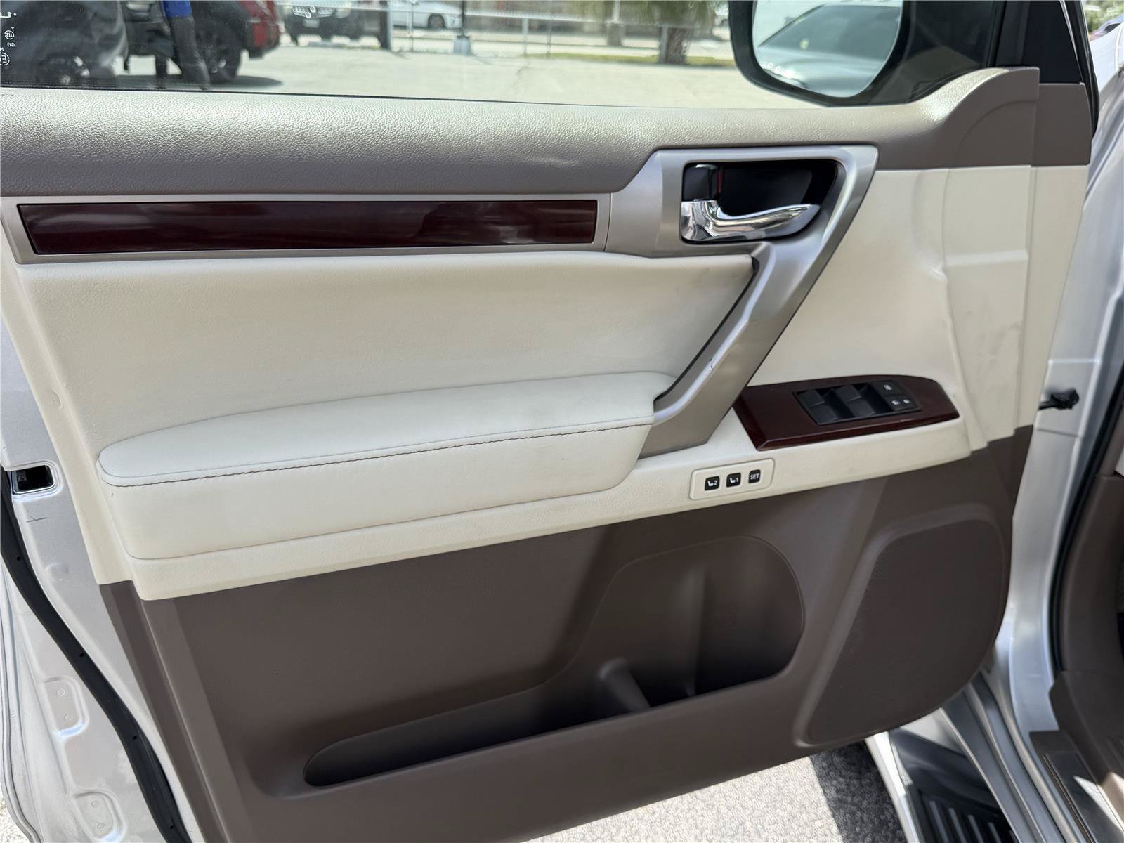 Used 2017 Lexus GX 460 Premium AWD/4WD image 11