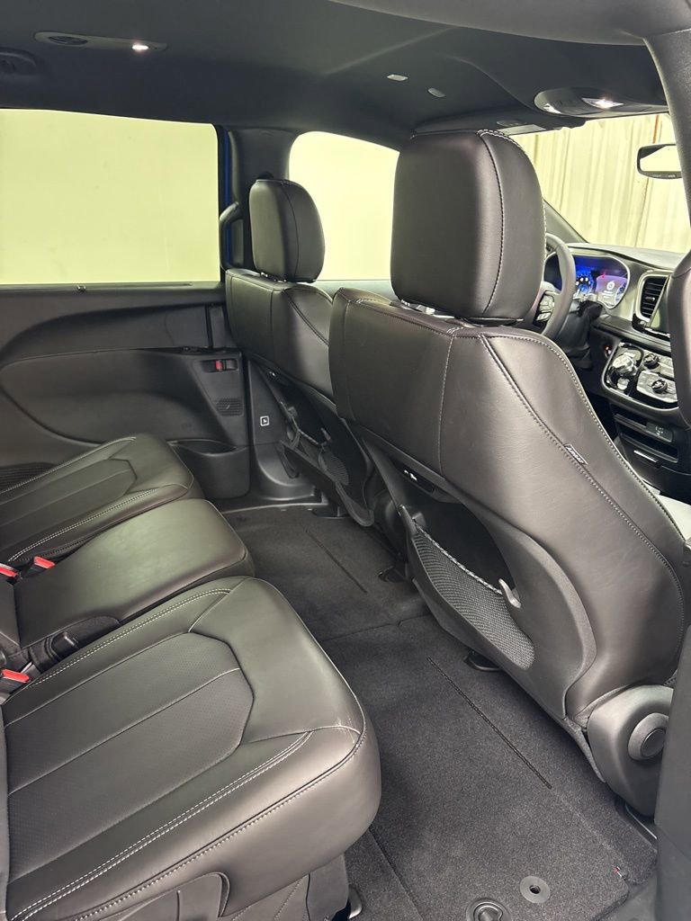 New 2026 Chrysler Pacifica Select FWD image 31