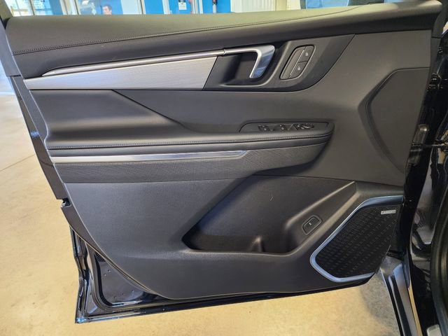 Used 2025 Buick Enclave Preferred image 10