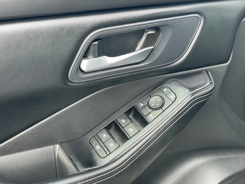 Certified 2024 Nissan Rogue SV AWD/4WD image 14