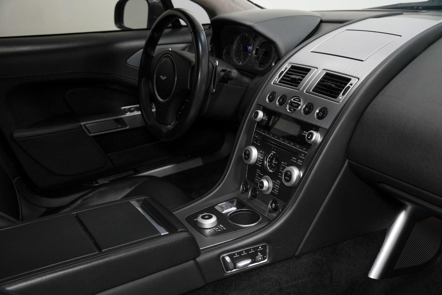 Used 2011 Aston Martin Rapide Luxe RWD image 28