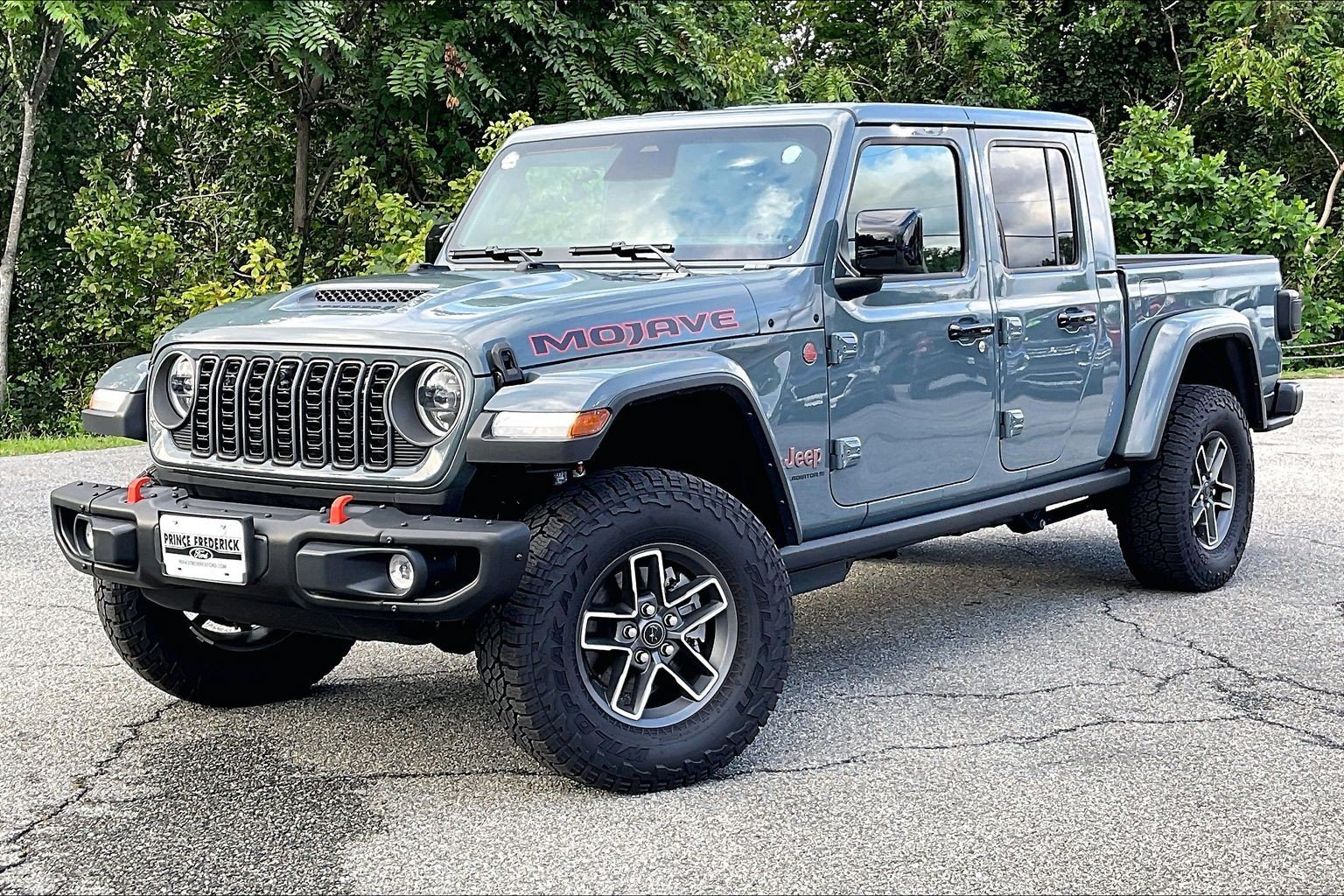 Used 2026 Jeep Gladiator Mojave AWD/4WD image 3