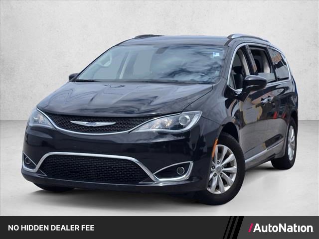 Used 2019 Chrysler Pacifica Touring-L FWD image 1