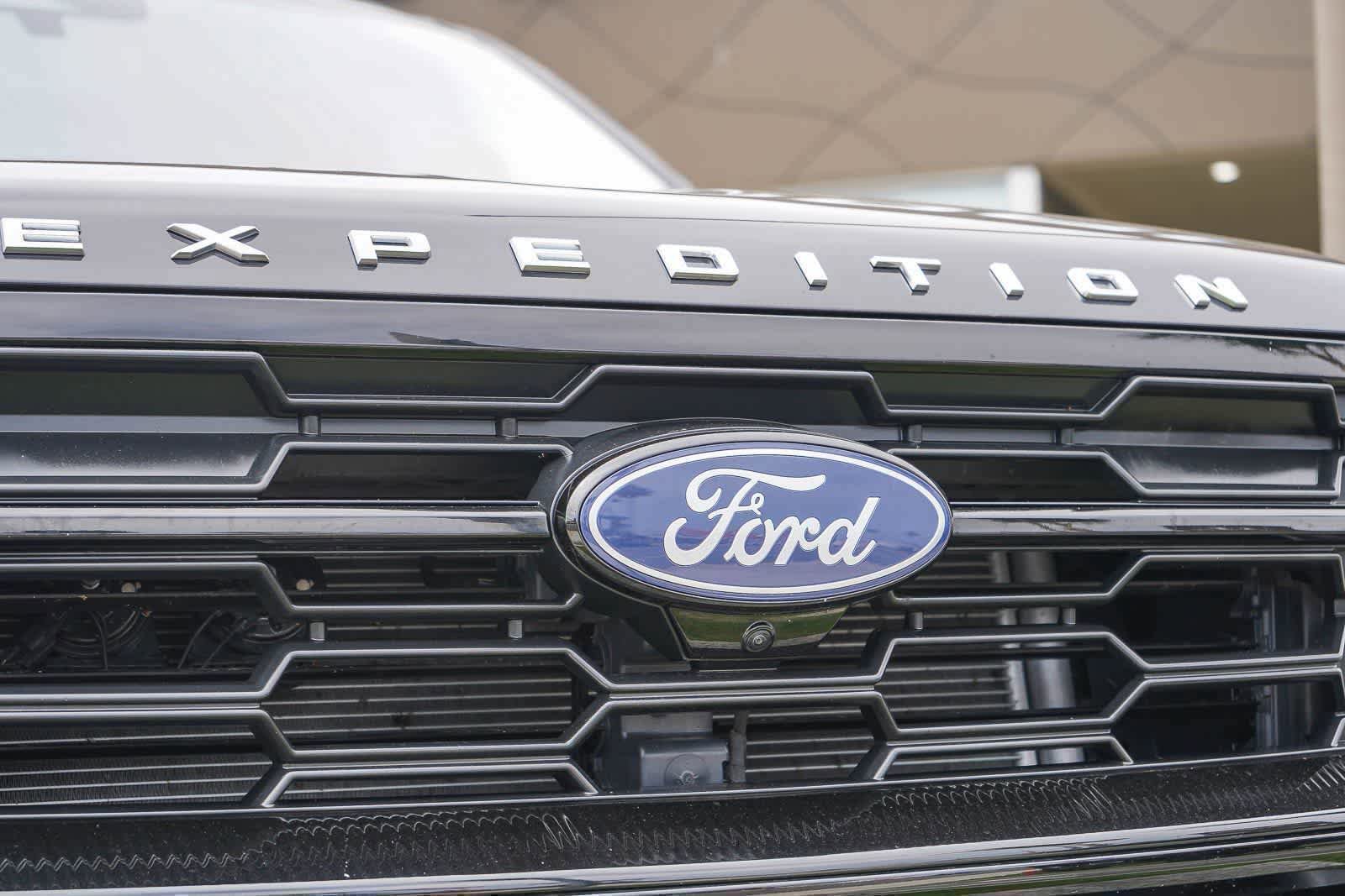 Used 2025 Ford Expedition Active RWD image 11