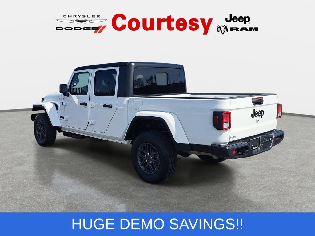New 2026 Jeep Gladiator Sport AWD/4WD image 4
