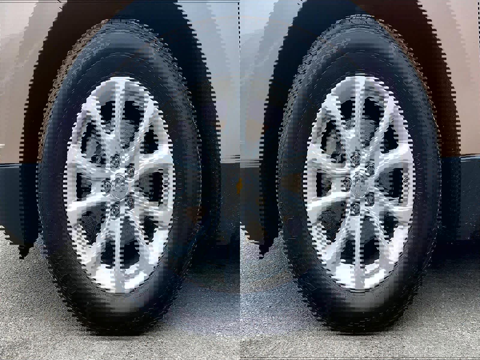 Used 2019 Chevrolet Equinox LS image 7