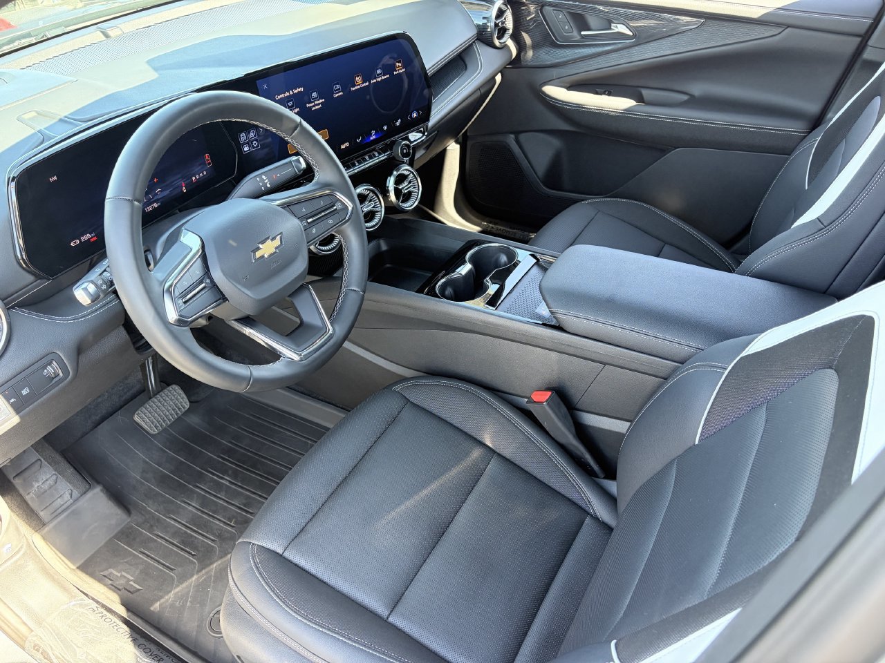 Used 2024 Chevrolet Blazer EV LT AWD/4WD image 18