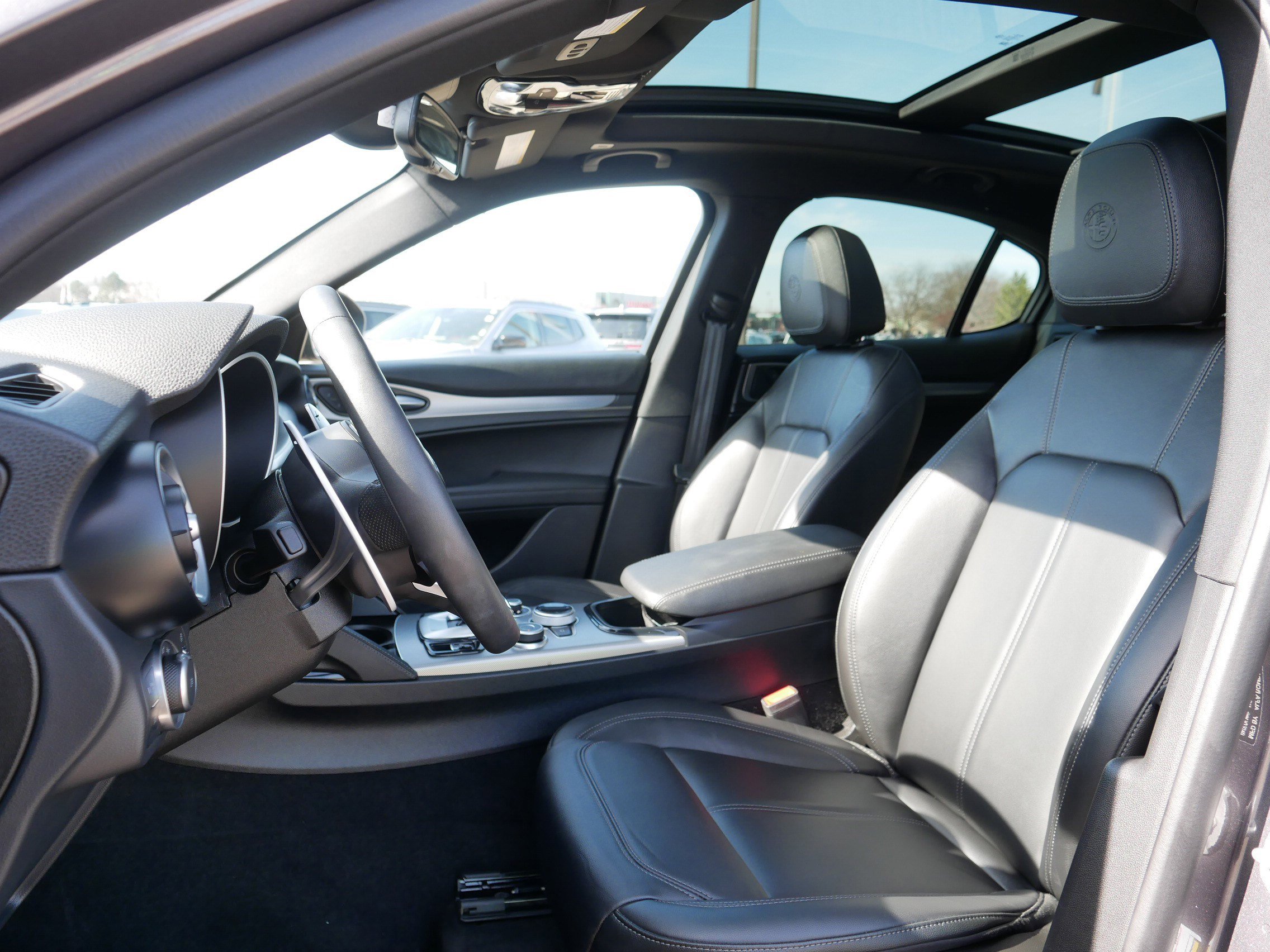 Used 2025 Alfa Romeo Stelvio Sprint w/ Convenience Package image 34