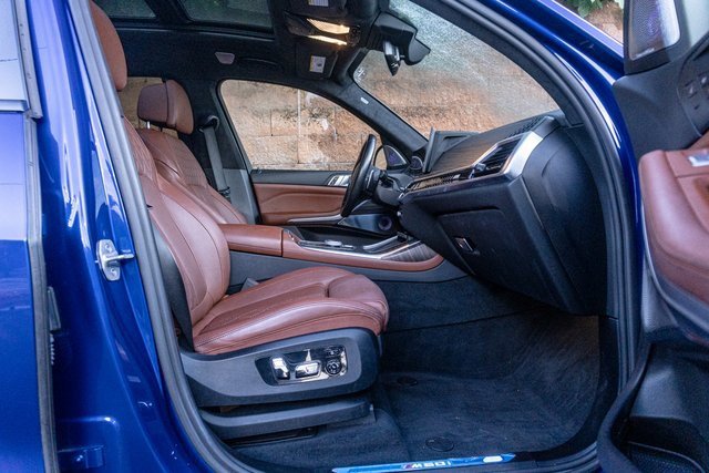 Used 2023 BMW X7 M60i w/ Executive Package image 28