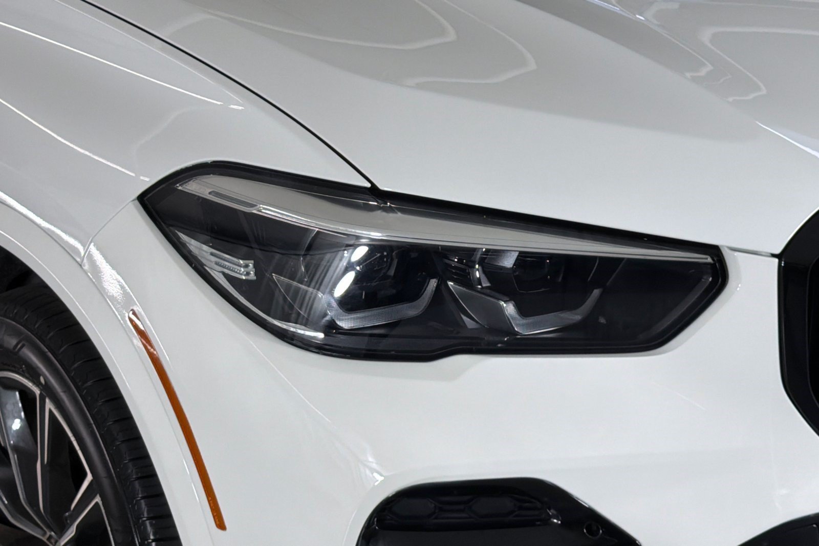 Used 2023 BMW X5 sDrive40i w/ M Sport Package RWD image 12