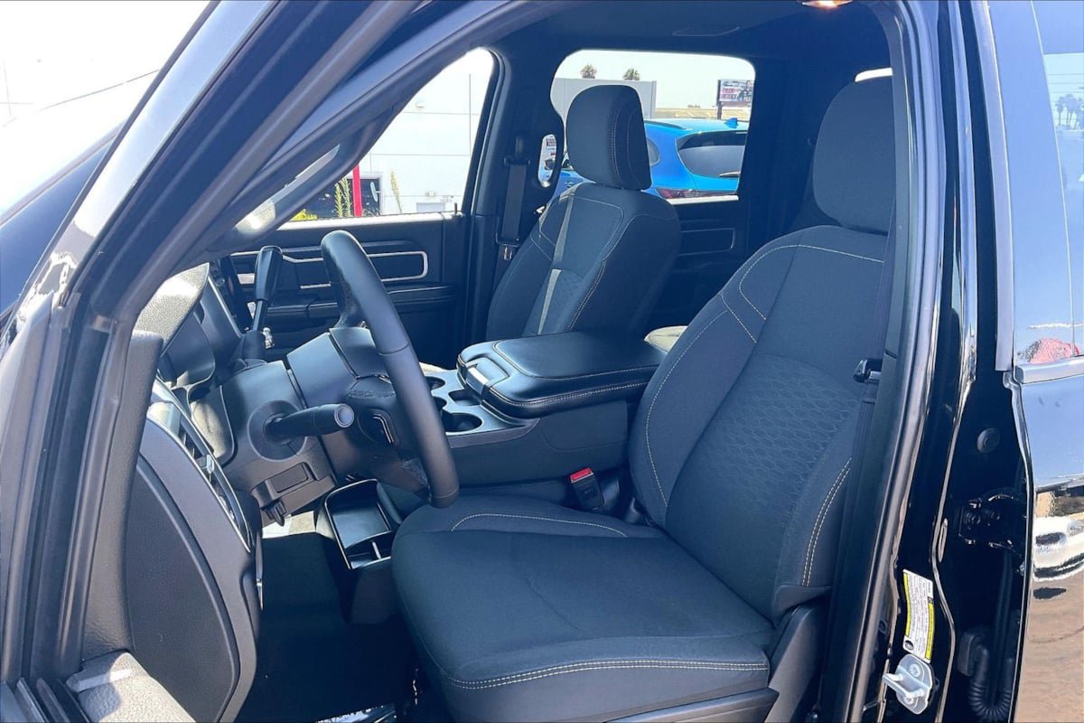 Used 2025 RAM 2500 Big Horn AWD/4WD image 23