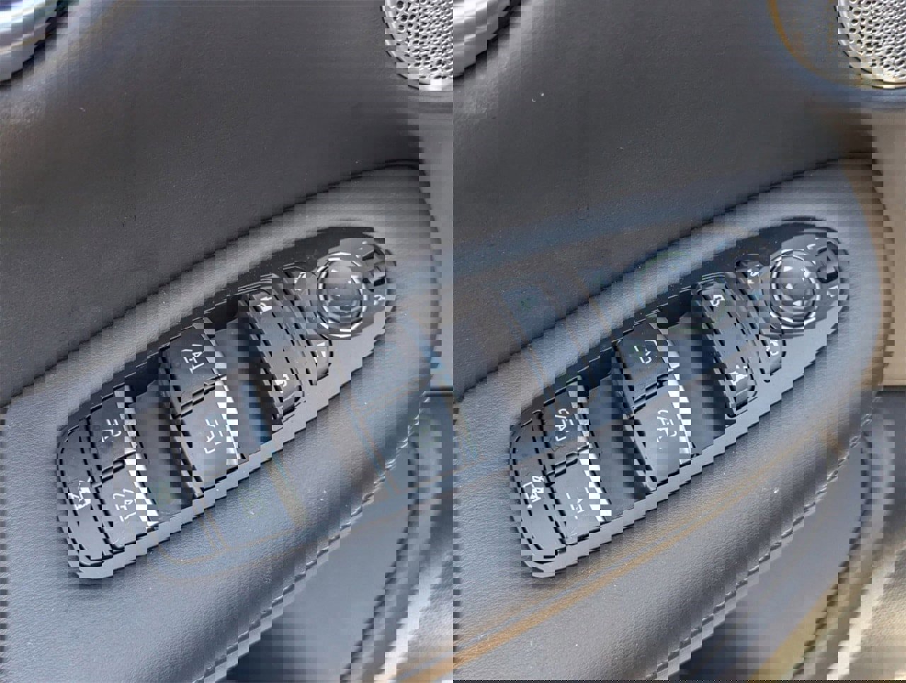 New 2025 INFINITI QX50 Sport image 25