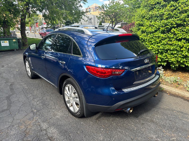Used 2016 INFINITI QX70 AWD w/ Premium Package image 4