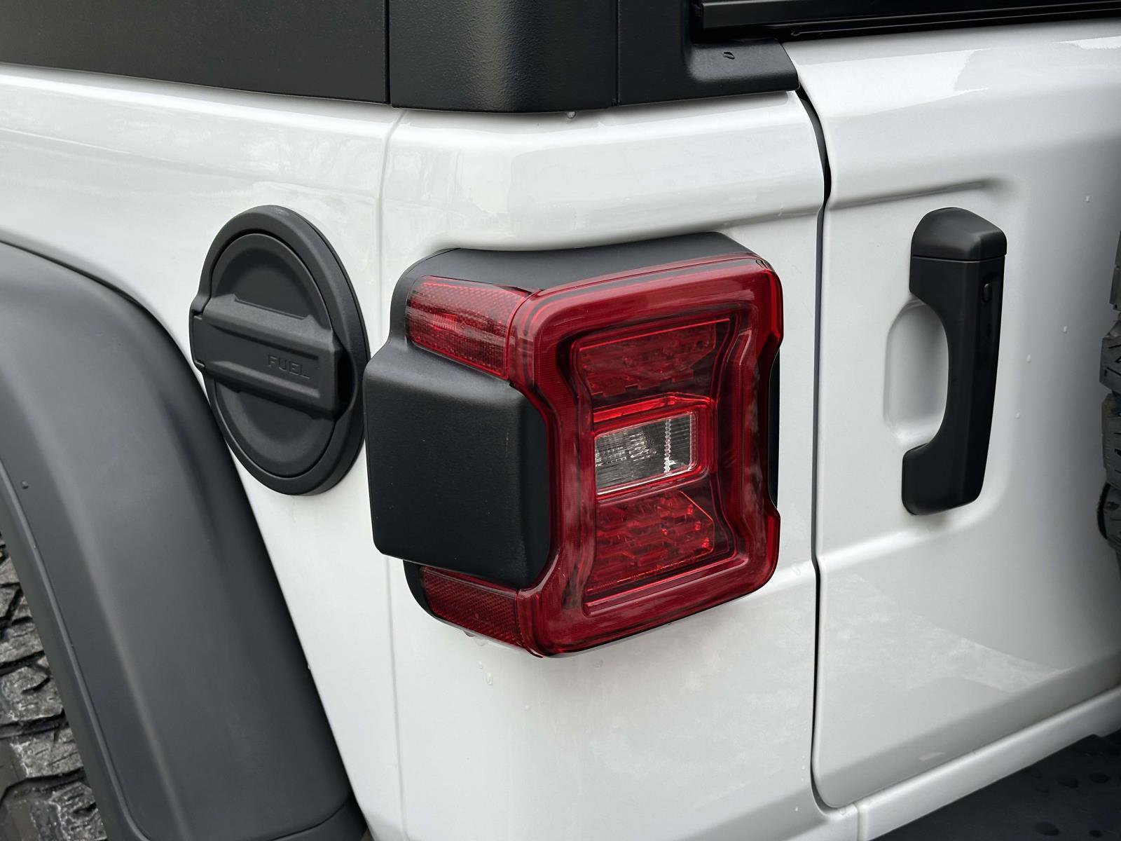 Used 2022 Jeep Wrangler Unlimited Rubicon w/ LED Lighting Group image 10