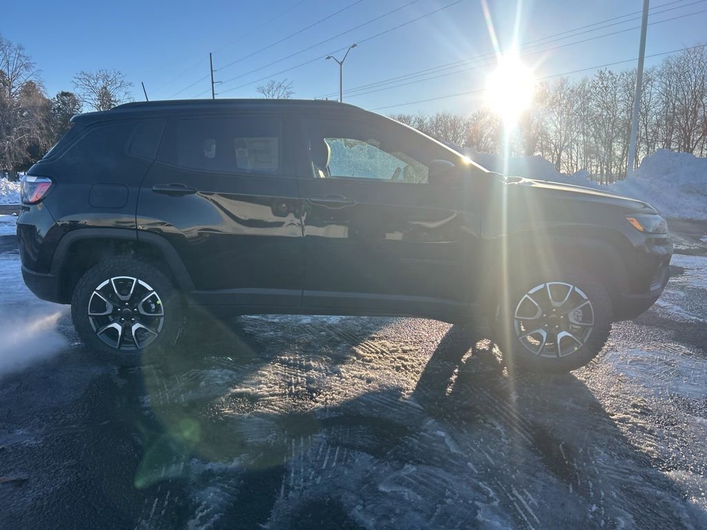 New 2026 Jeep Compass Trailhawk w/ Sun, Sound & Navigation Group image 7