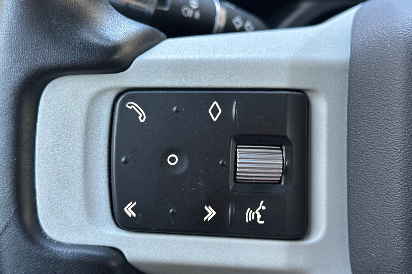 Used 2022 Land Rover Defender 110 Trophy Edition image 29