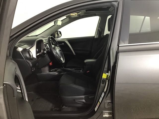 Used 2016 Toyota RAV4 XLE AWD/4WD image 8