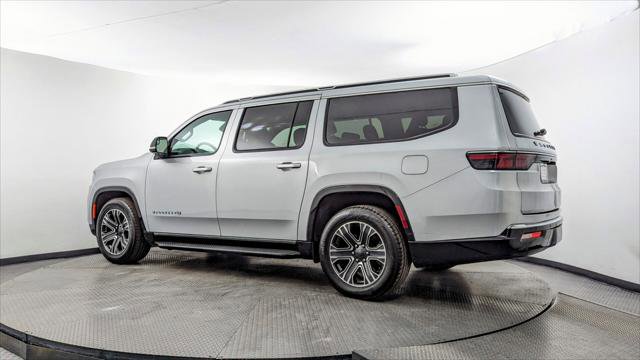 Used 2024 Jeep Wagoneer L Series II RWD image 6