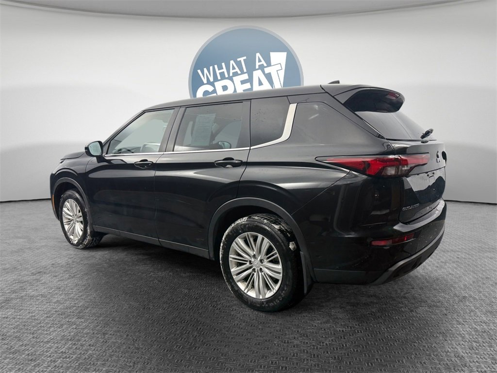 Used 2022 Mitsubishi Outlander ES image 6