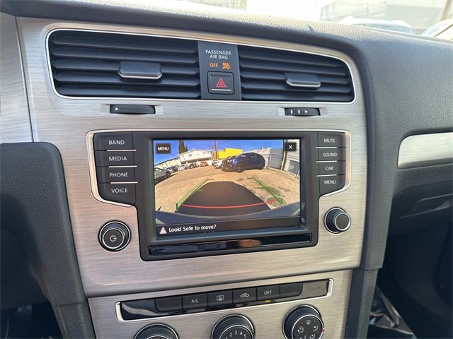 Used 2017 Volkswagen Golf S image 24