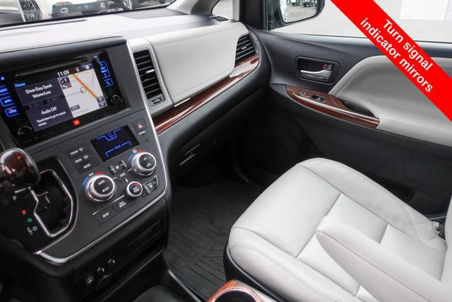 Certified 2017 Toyota Sienna Limited image 23