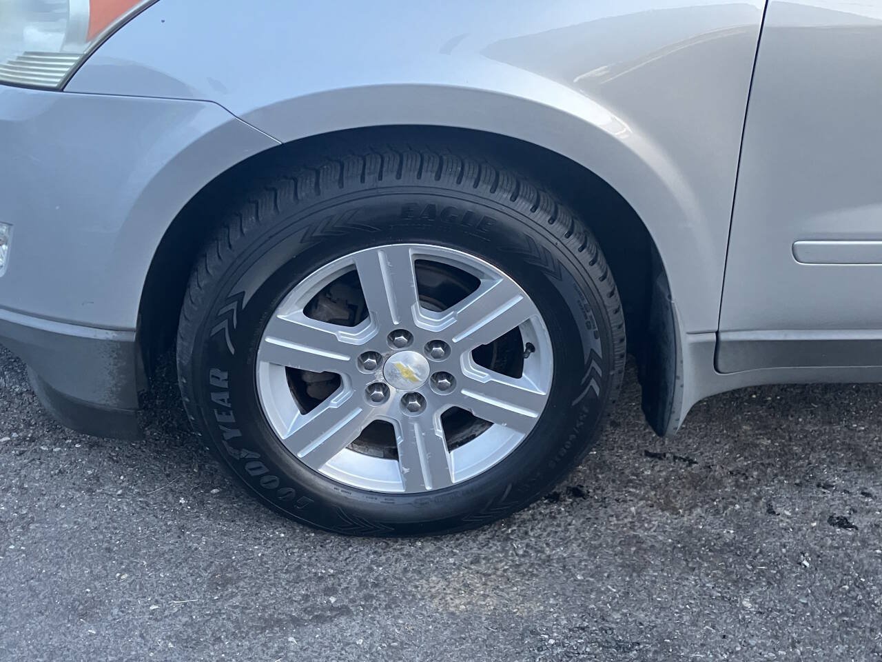 Used 2010 Chevrolet Traverse LT AWD/4WD image 15