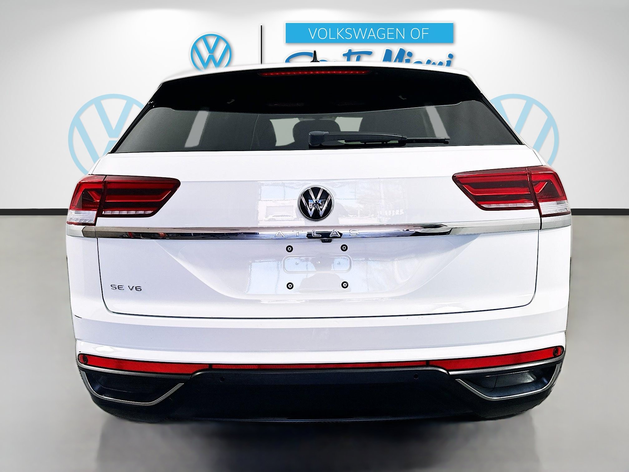 Used 2021 Volkswagen Atlas Cross Sport SE w/ Panoramic Sunroof Package FWD image 5
