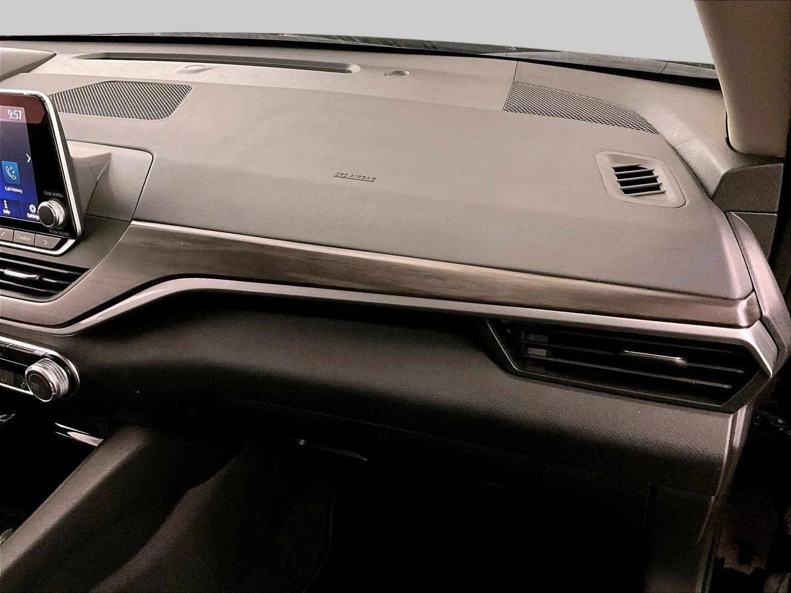 Used 2024 Nissan Altima 2.5 SV image 15