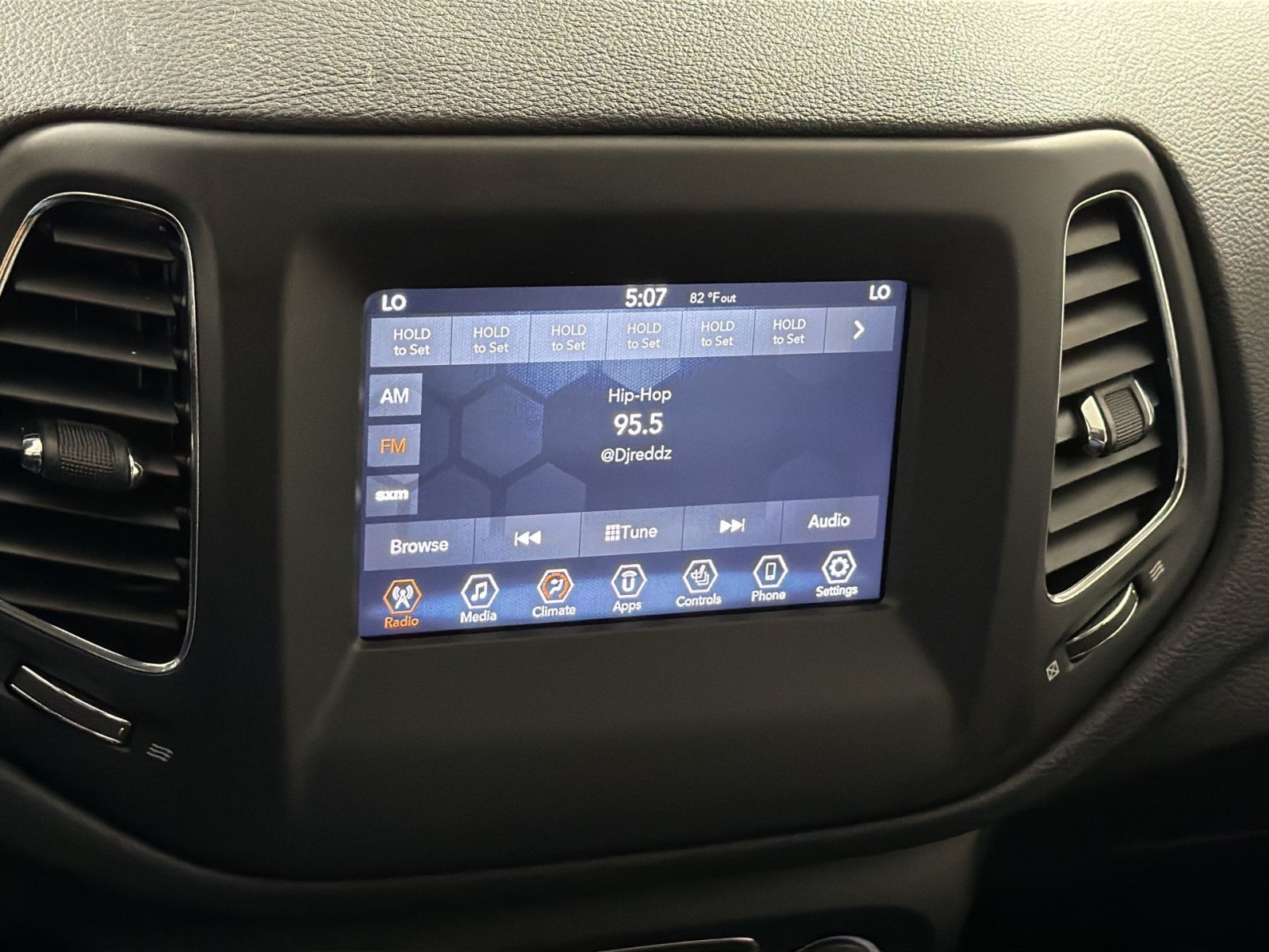 Used 2019 Jeep Compass Latitude w/ Popular Equipment Group AWD/4WD image 26