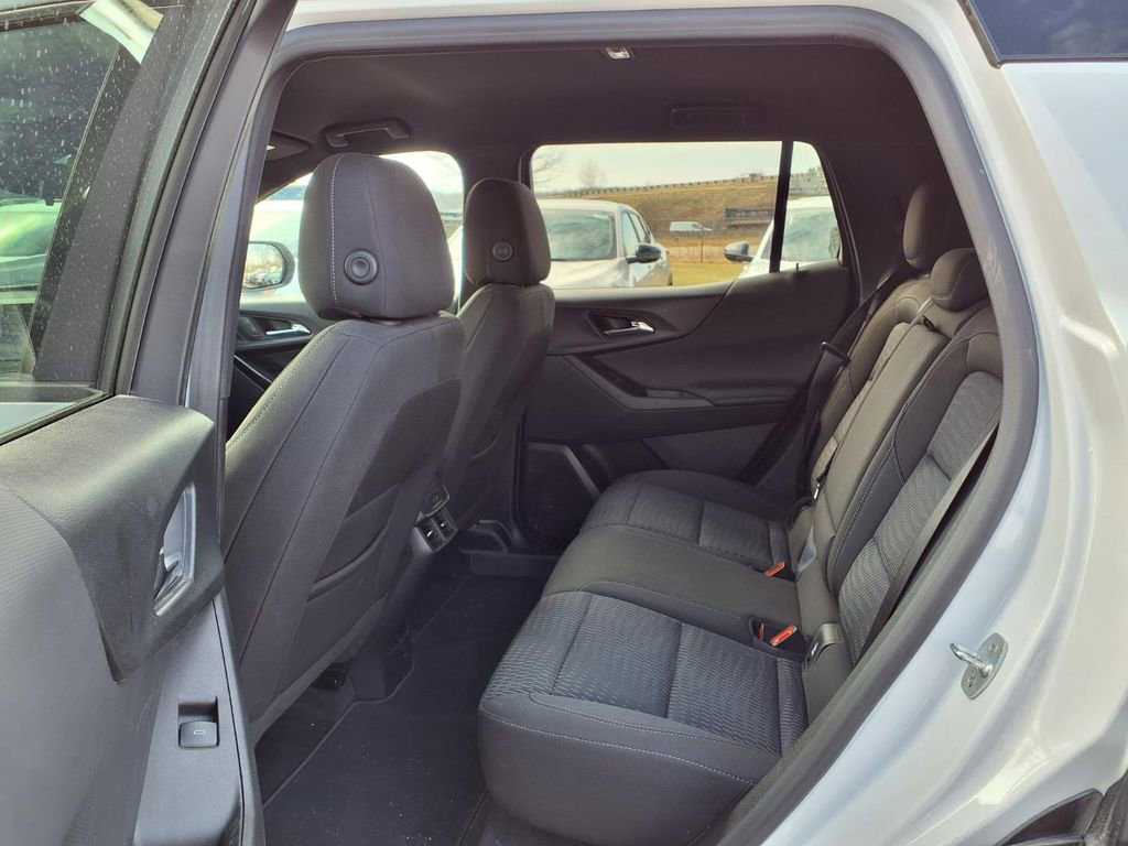 Used 2026 Chevrolet Equinox LT image 9