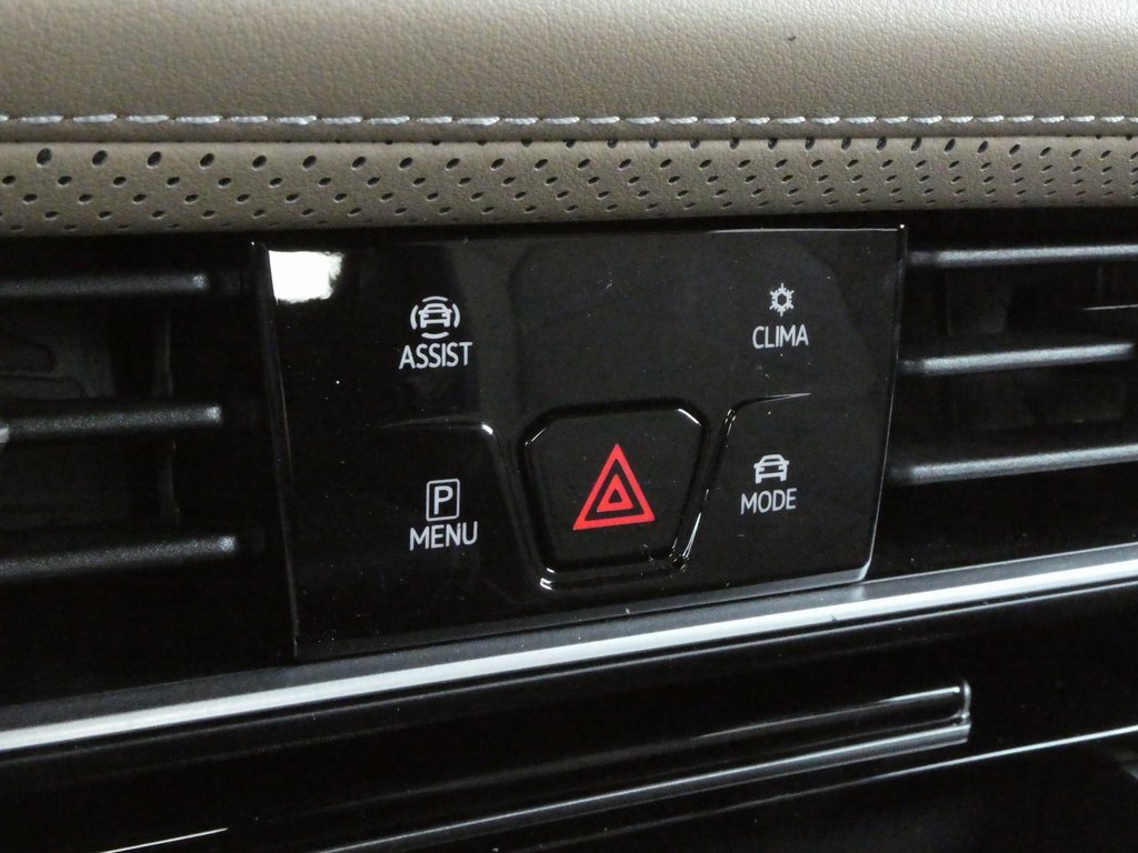 New 2025 Volkswagen Atlas Cross Sport SE image 16