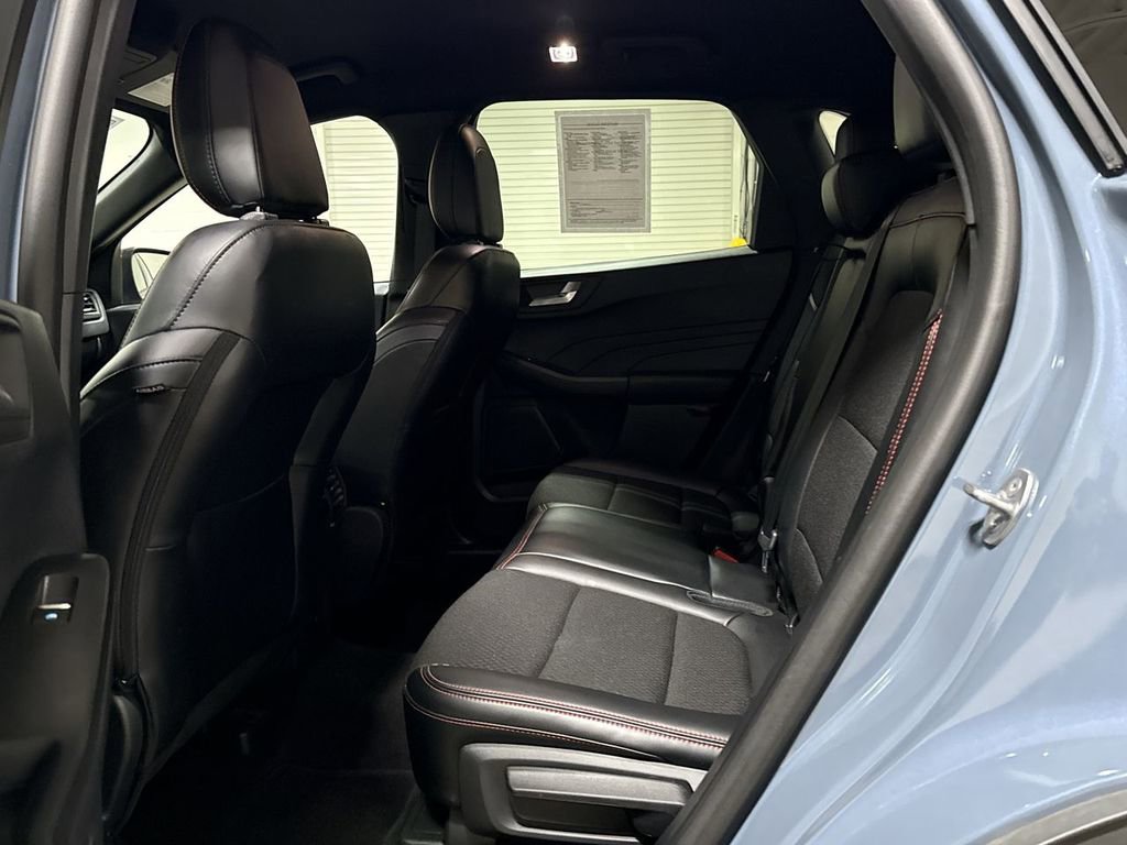 Used 2025 Ford Escape ST-Line FWD image 22