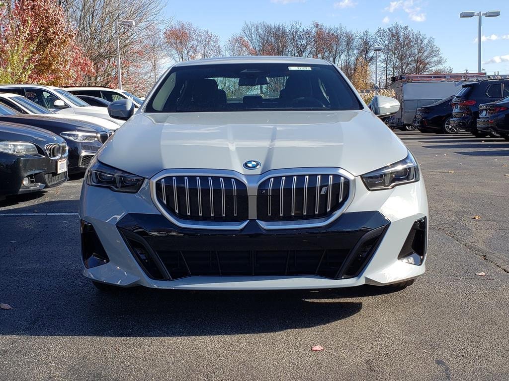 New 2026 BMW i5 eDrive40 w/ M Sport Package image 2