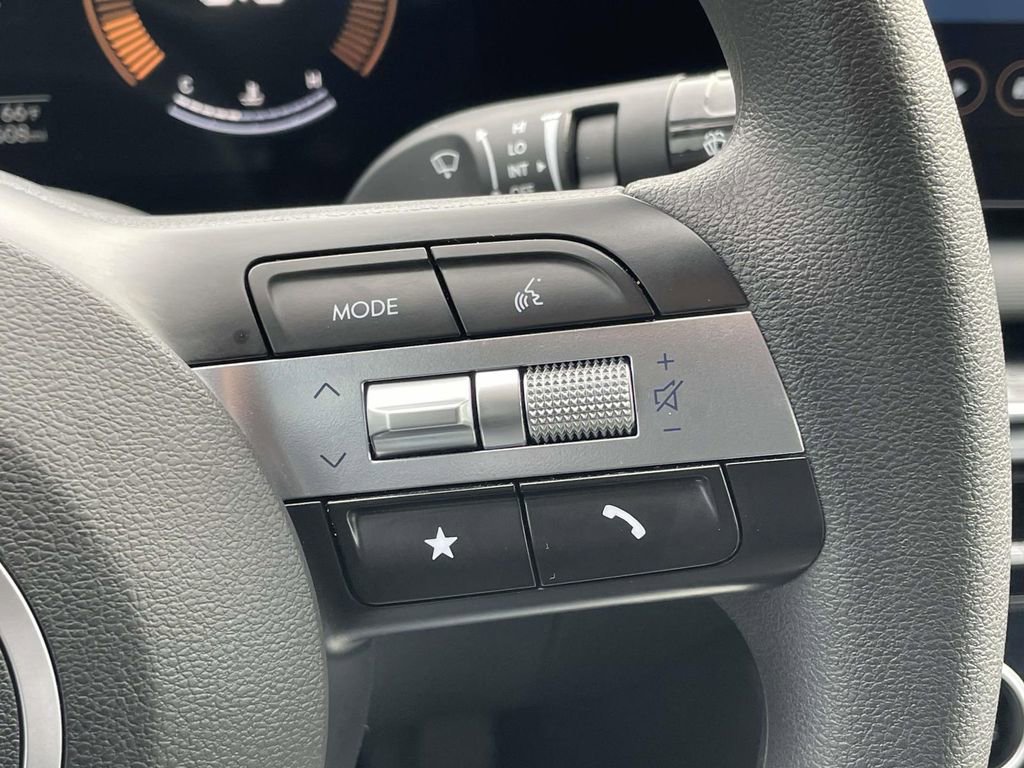 Certified 2025 Hyundai Santa Cruz SEL image 10