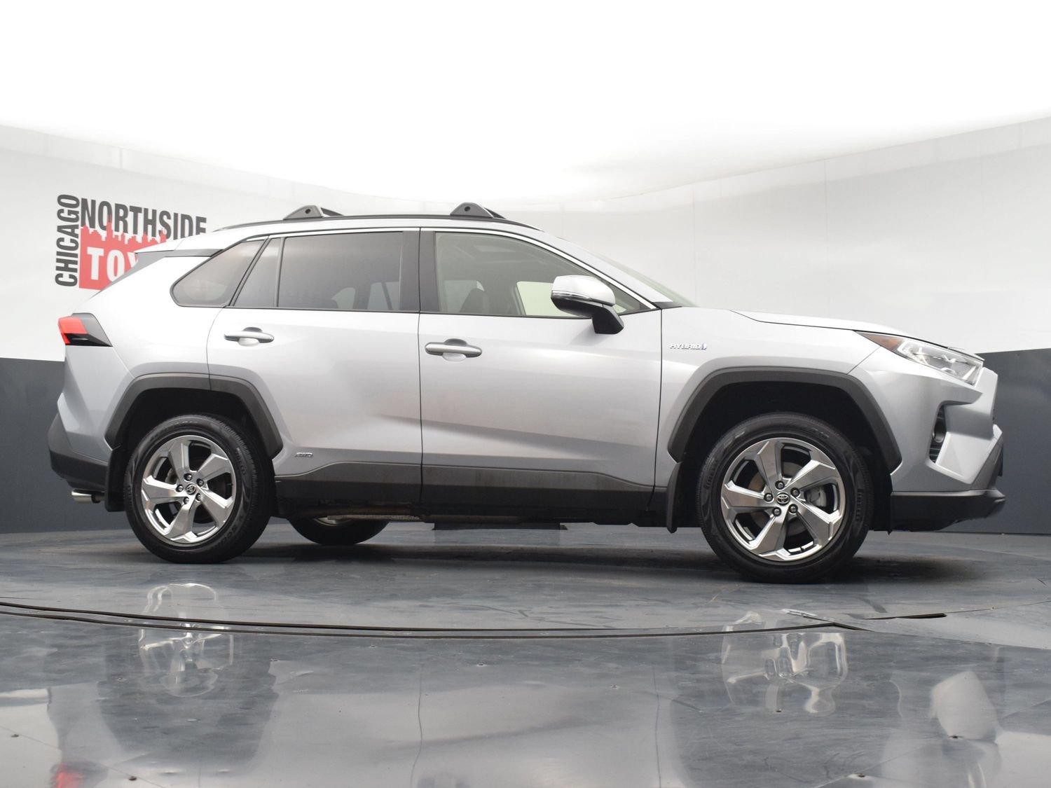 Used 2021 Toyota RAV4 XLE Premium AWD/4WD image 31
