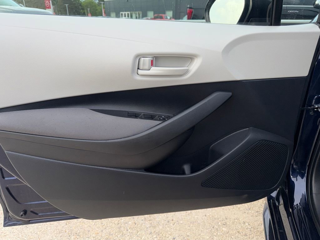 Used 2025 Toyota Corolla LE image 13