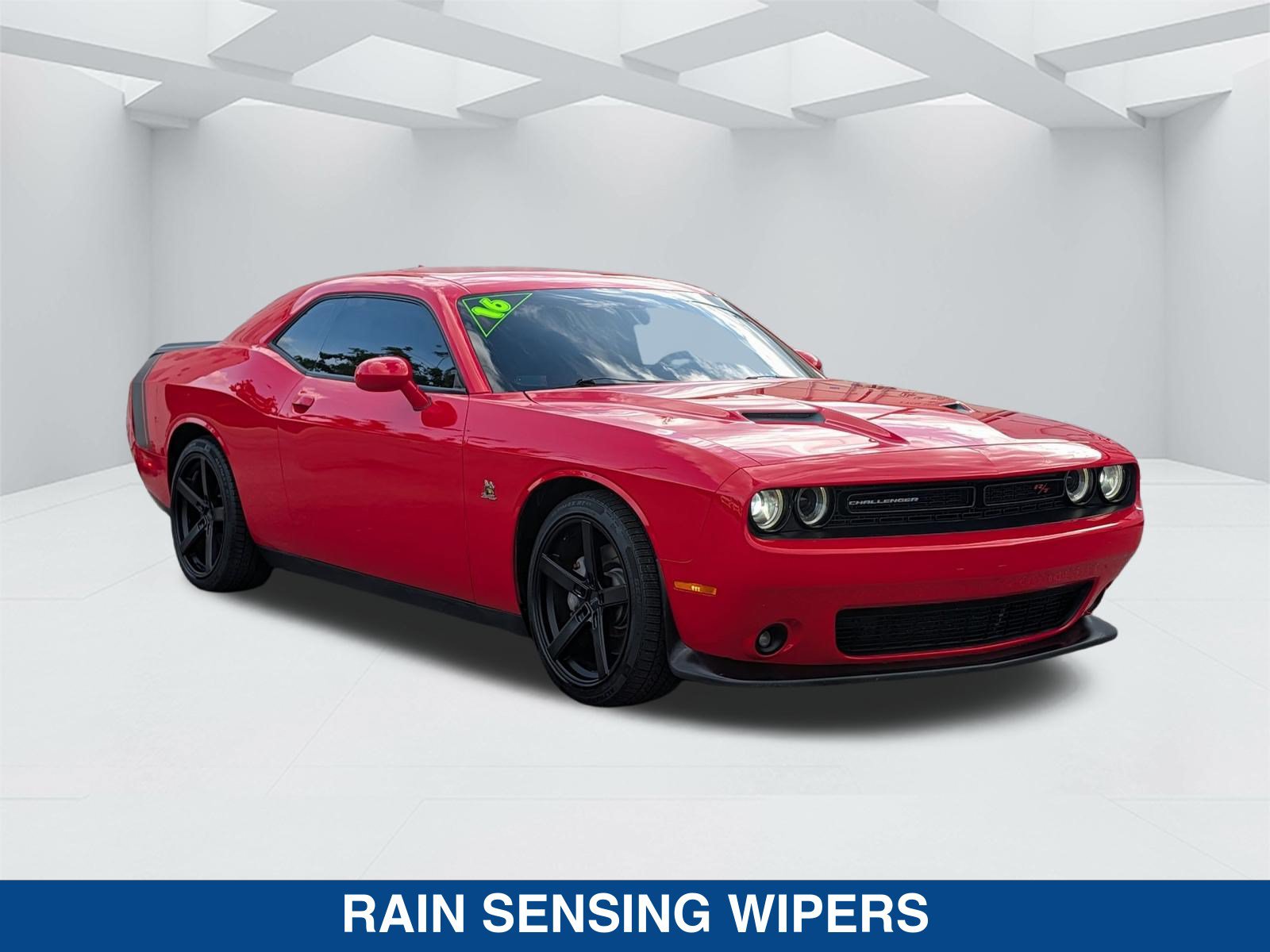 Used 2016 Dodge Challenger R/T Scat Pack w/ Leather Interior Group RWD video 3