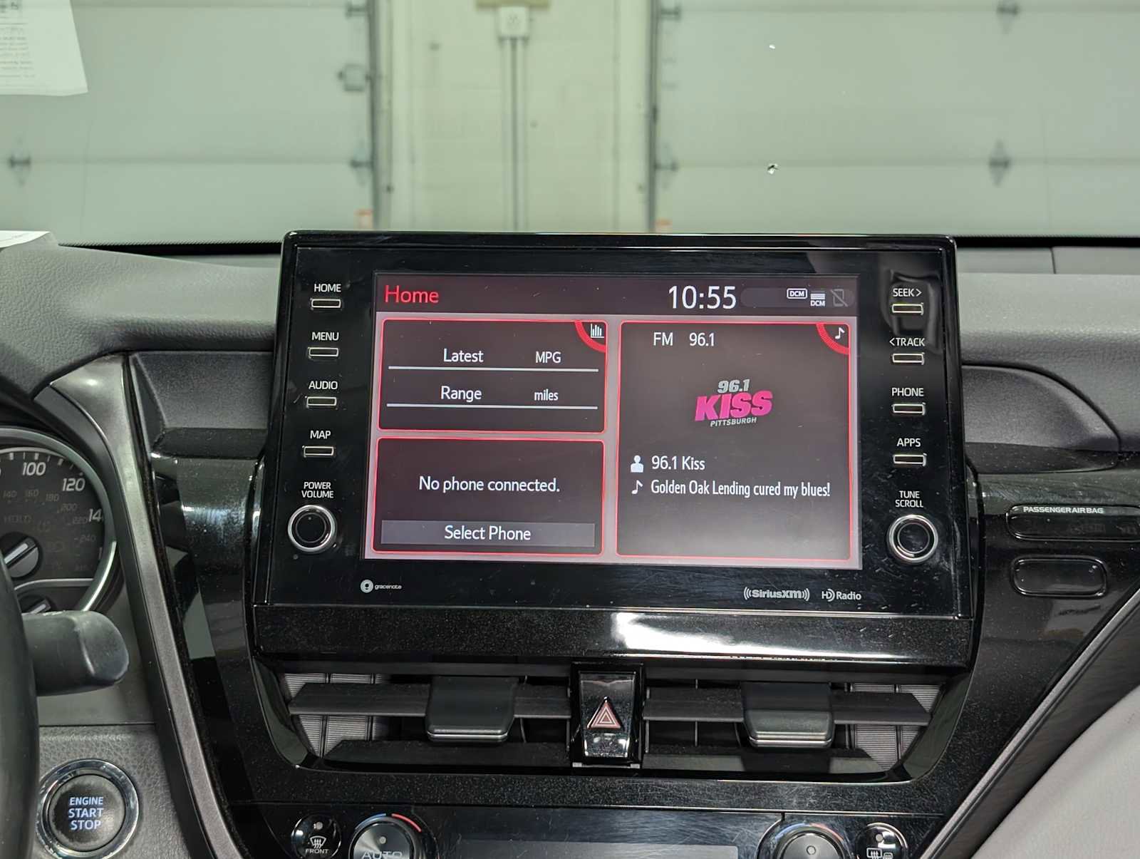 Used 2021 Toyota Camry XLE FWD image 18