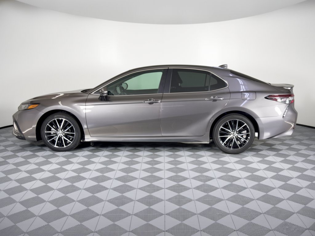 Used 2024 Toyota Camry SE w/ Convenience Package FWD image 2