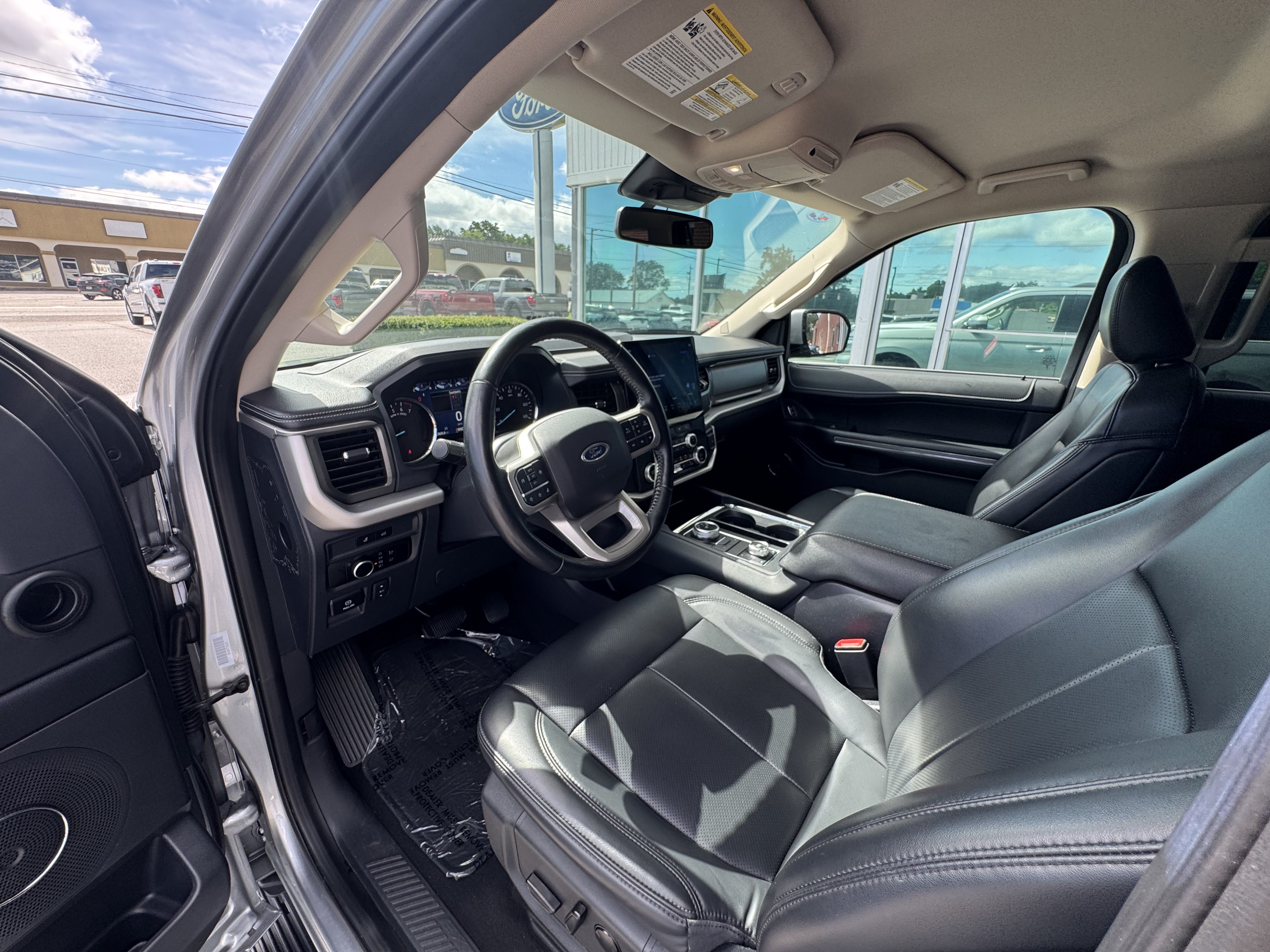 Used 2024 Ford Expedition Max XLT AWD/4WD image 7