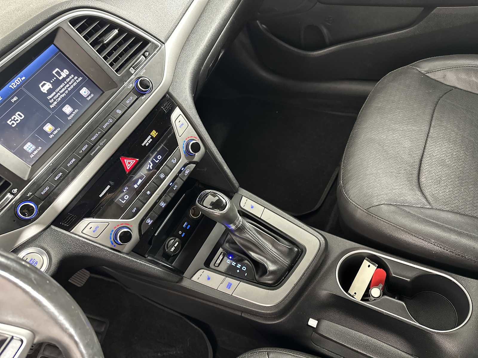 Used 2017 Hyundai Elantra Limited image 19