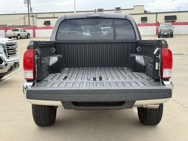 Used 2017 Toyota Tacoma SR5 RWD image 31