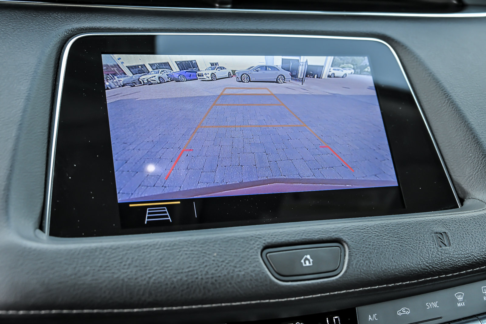 Used 2019 Cadillac XT4 Luxury w/ Cold Weather Package FWD image 33